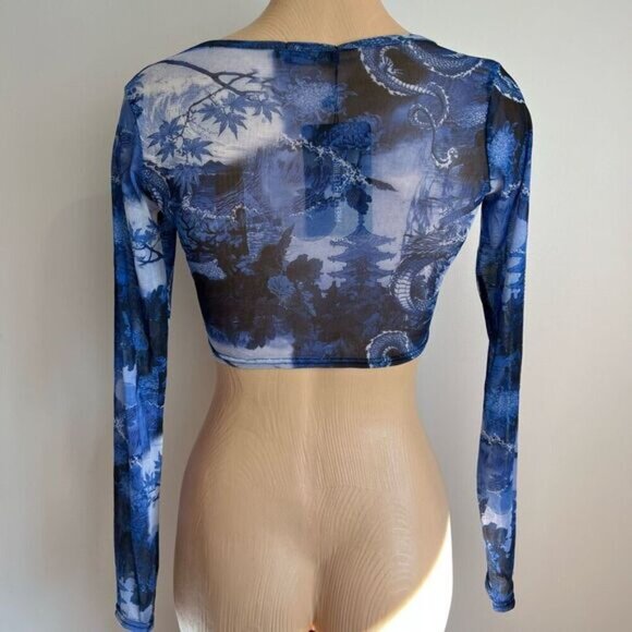 Brand New Pretty Little Thing Women’s 4 Blue Dragon Print Long Sleeve Crop Top - Picture 6 of 13